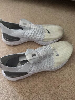 Nike Slip-On Knit Sneakers in White and Light Gray
